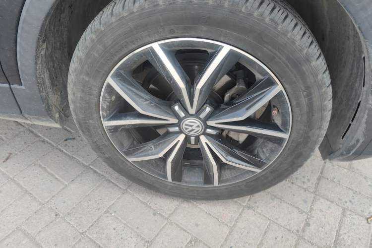 Used Volkswagen Tiguan L 2019 Revised 330TSI Automatic Two-Wheel Drive Smart & Luxury Edition China VI Standard Right Front Wheel Hub