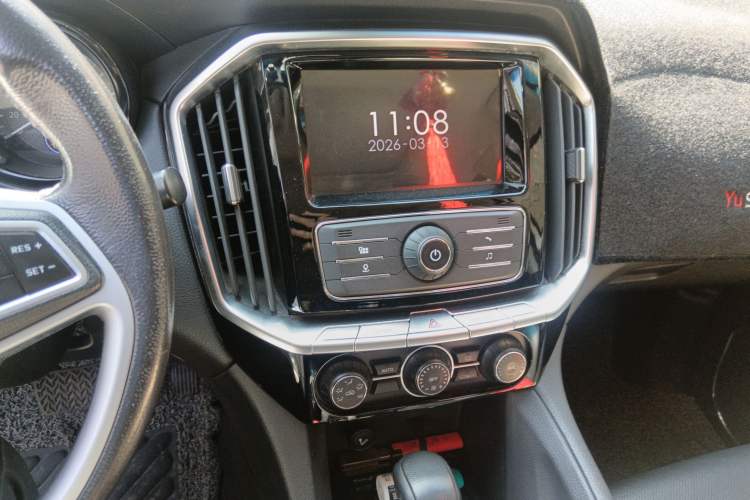 Used JMC Yusheng S350 2016 2.0T Automatic Two-Wheel Drive Gasoline Luxury Version with Sunroof 5 Seats