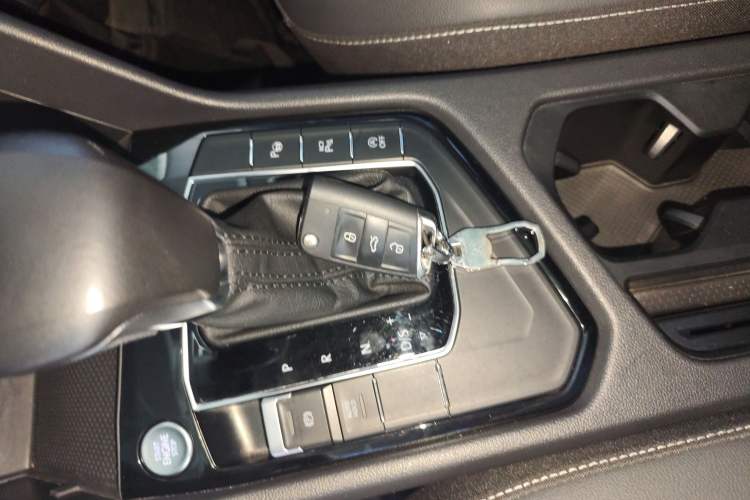 Used Volkswagen Tiguan L 2022 330TSI Automatic Two-Wheel Drive R-Line Enhanced Edition
