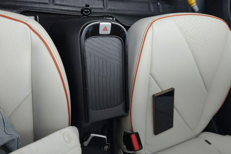 Used Chery QQ Little Ant 2024 Refreshed Version Youth Edition 321 km Beloved Edition 29.23 kWh Gear Lever