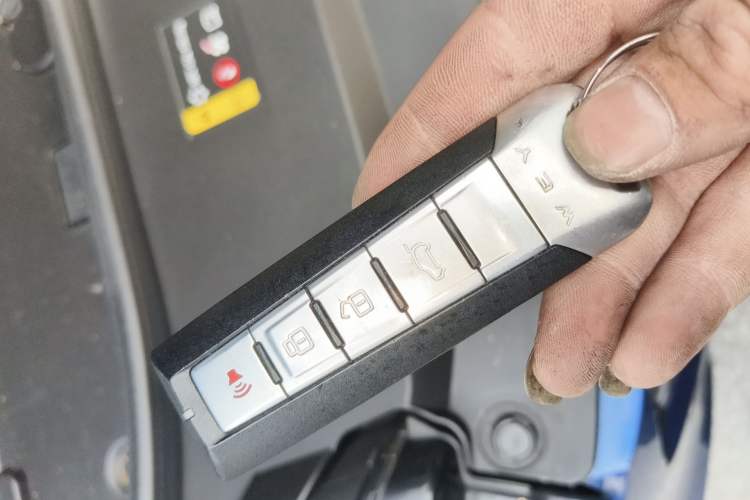 Used Wey VV6 2020 2.0T Two-Wheel Drive Smart Protection+