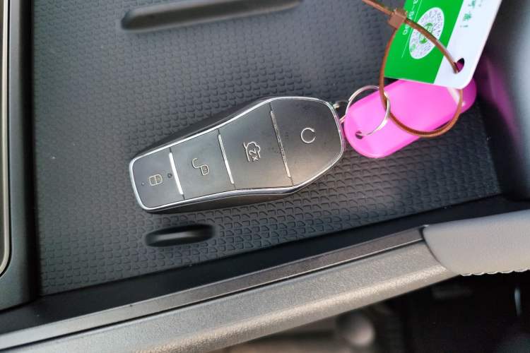 Used BYD Qin L 2025 DM-i Smart Drive 80KM Leading Model