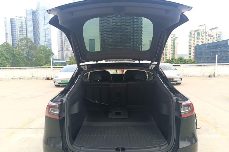 Used Tesla Model Y 2023 Rear-Wheel-Drive Version Trunk