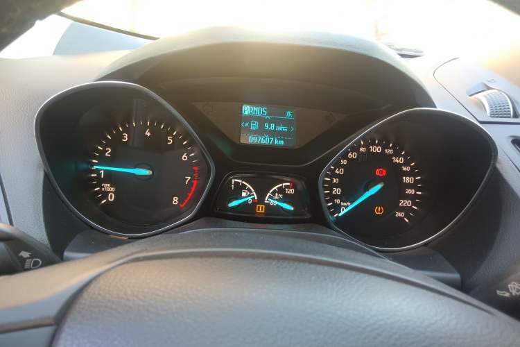 Used Ford Kuga 2018 Facelifted EcoBoost 180 Two-Wheel-Drive Platinum Wing Edition
