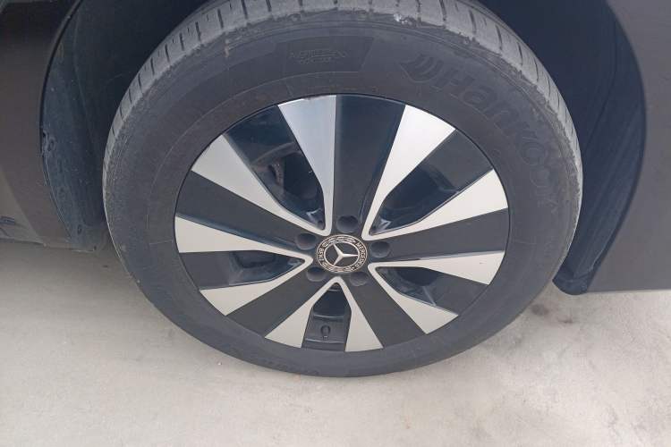 Used Mercedes-Benz Vito 2023 2.0T Business Version 7 Seats Right Front Wheel Hub