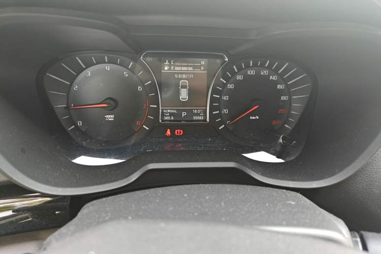 Used GAC Trumpchi GS4 2015 200T G-DCT Elite Edition Odometer Close Up