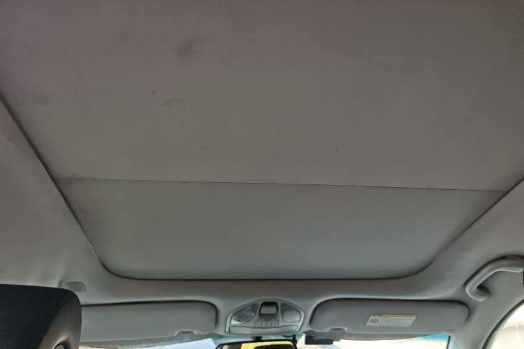 Used Hyundai Santa Fe 2015 2.4L Automatic Two-Wheel Drive Smart Version 5 Seats
