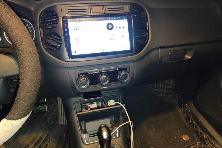 Used Volkswagen Tiguan L 2017 300TSI Automatic Two-Wheel Drive Silk Road Luxury Edition
