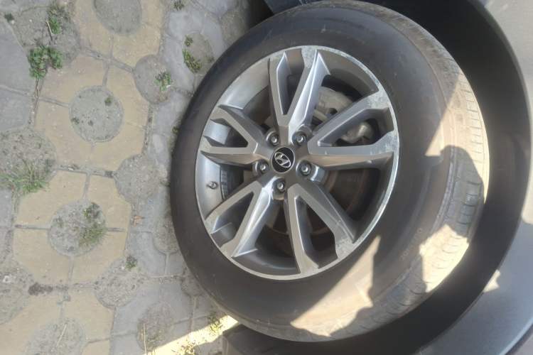 Used Hyundai Santa Fe Classic 2013 Facelift 3.0L 4x4 Comfort Edition with Navigation Euro IV compliant Right Front Wheel Hub