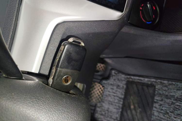 Used Volkswagen Gran Lavida 2015 1.6L Automatic Fashion Edition Vehicle Key