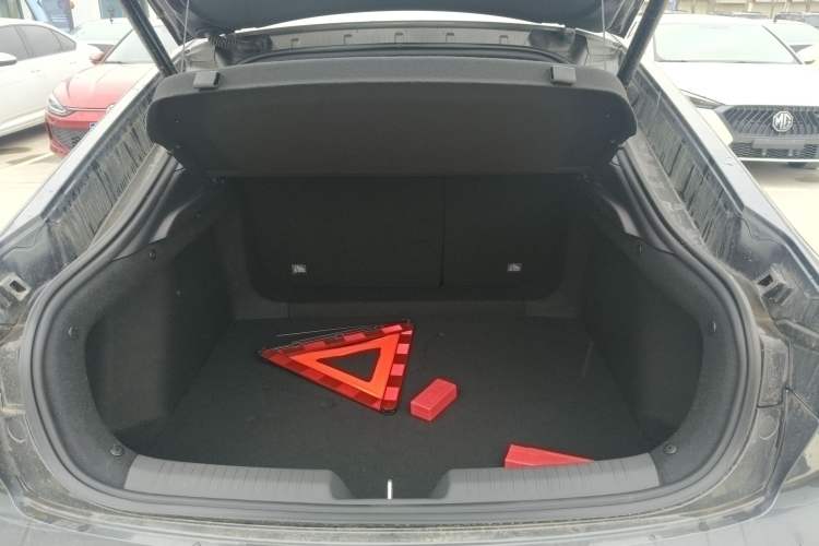 Used Changan UNI-V 2024 1.5T Prestige Edition