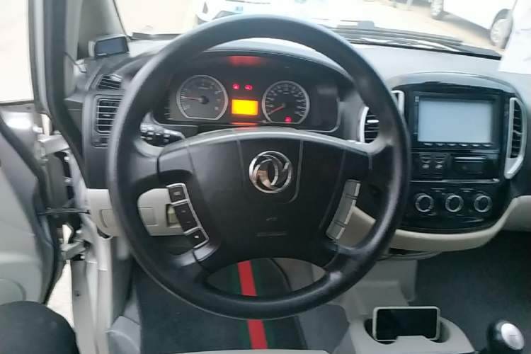 Used FORTHING Lingzhi 2016 M3 1.6L 7-Seater Luxury Model China V Standard
