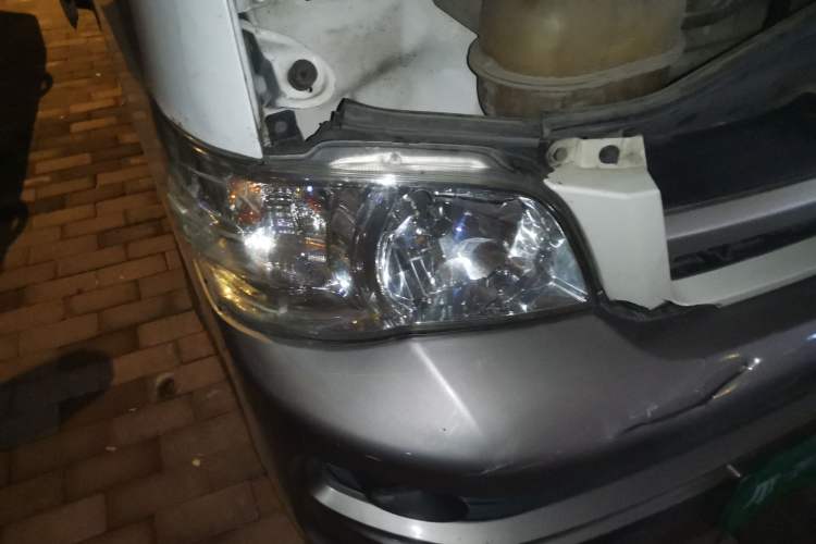 Used Jinbei Hiace 2016 2.0L Luxury Version V19 Right Front Headlight