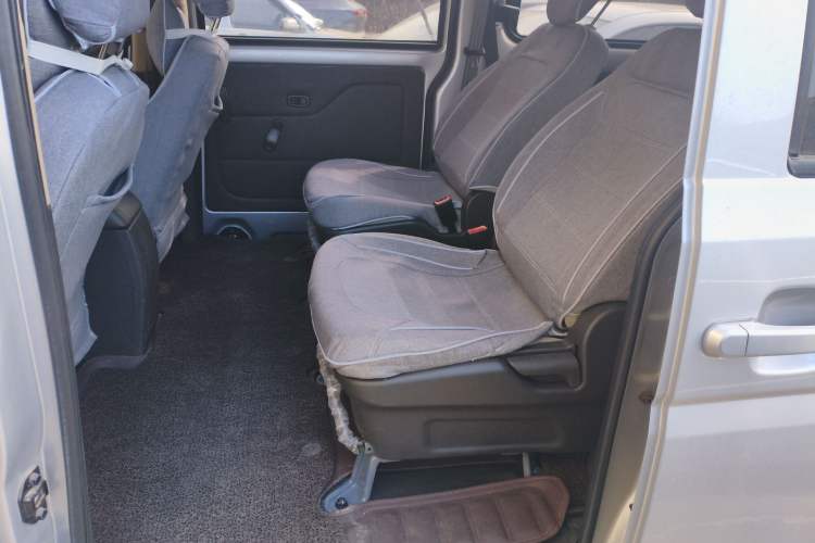 Used Wuling Rongguang V 2018 1.5L Standard Version Left Rear Seat