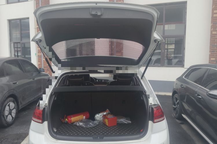 Used Volkswagen Golf 2018 1.6L Automatic Fashion Model Trunk