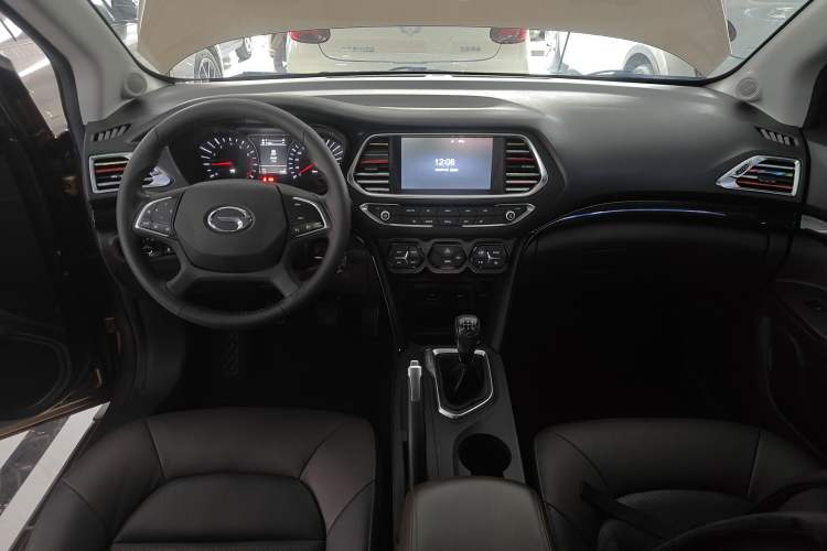 Used GAC Trumpchi GS4 2016 235T Manual Luxury Edition Center Console