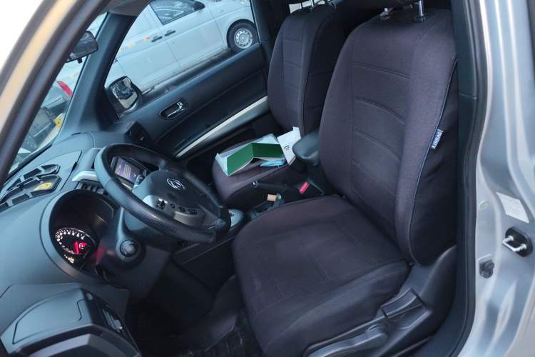 Used Dongfeng Fengdu MX6 2015 2.0L CVT Two-Wheel Drive Excellence Edition Left Front Seat