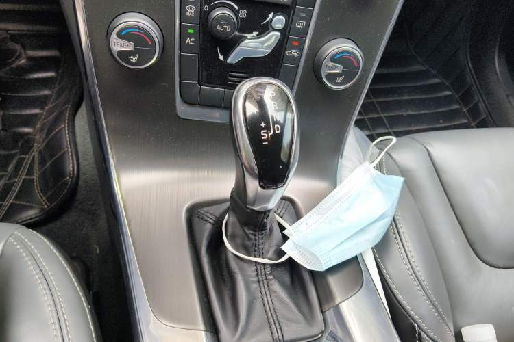 Used Volvo V60 2014 T5 Zhiya Edition