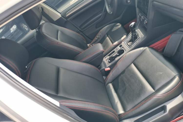Used Volkswagen Golf 2014 1.6L Automatic Fashion Model
