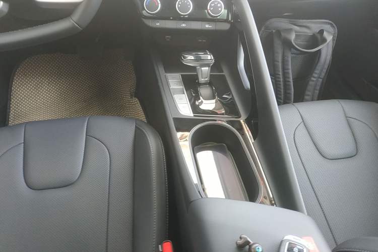 Used Hyundai Elantra 2023 1.5L CVT GLX Elite Edition
