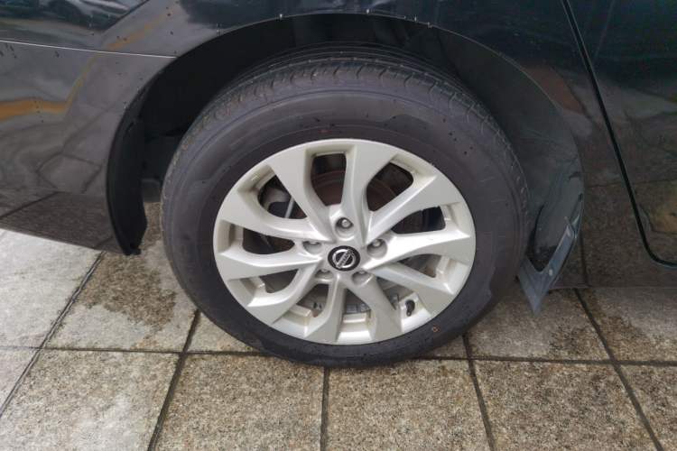 Used Nissan Sylphy 2019 1.6XV CVT Smart Connect Luxury Edition China VI Standard Exterior 3