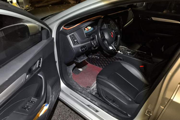 Used Roewe i6 New Energy 2017 45T Hybrid Connect & Smart Enjoyment Edition Interior 3