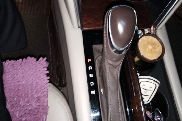 Used Cadillac XTS 2017 28T Tech Edition Gear Lever