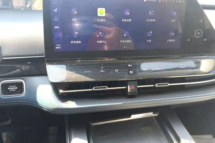 Used CHANGAN UNI-K iDD 2023 Smart Electric iDD 1.5T 135km Smart Leading Model Audio And AC Panel