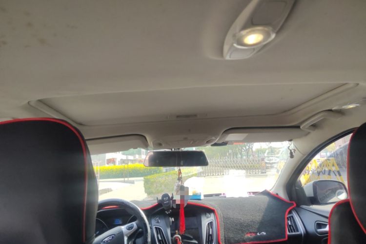 Used Ford Focus 2012 Hatchback 1.6L Manual Fashion Edition