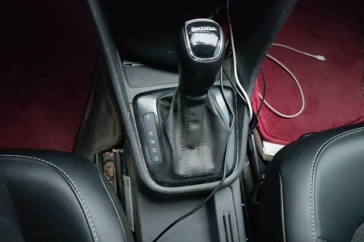 Used Skoda Rapid Spaceback 2016 Revised 1.6L Automatic Chuanxing Version Gear Lever