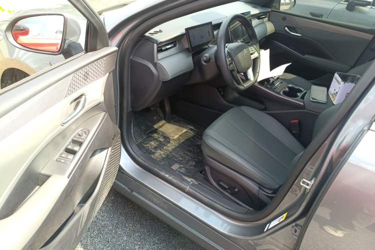 Used BYD Qin PLUS 2025 DM-i Smart Drive 120KM Superior Model
