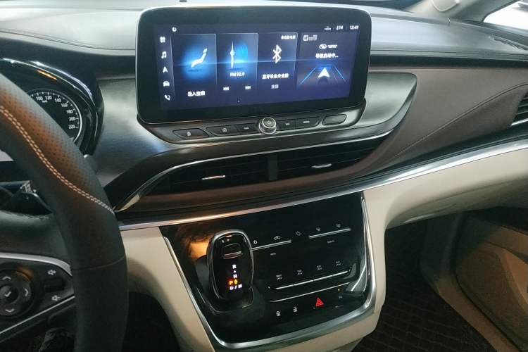 Used Buick GL8 2021 Land Cruiser Executive Class 652T Luxury Model
