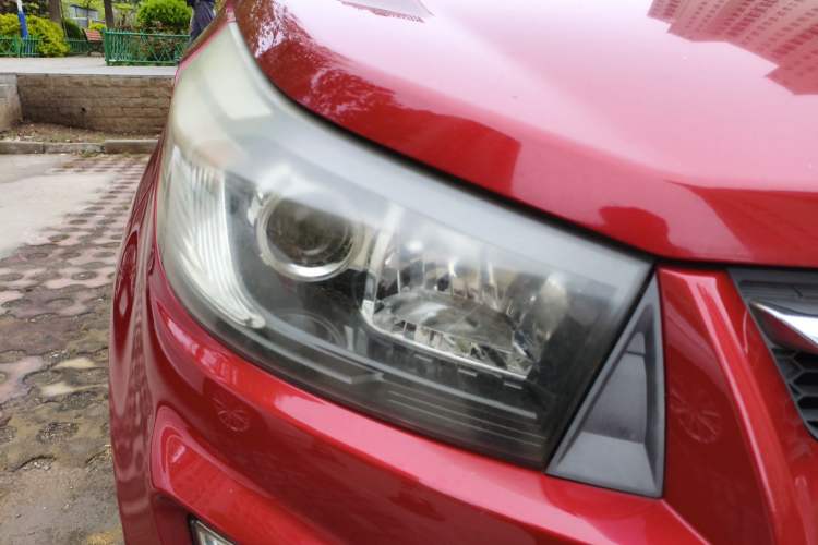 Used HYOSOW S3 2014 1.5L Comfort Version China IV Emission Standard Right Front Headlight