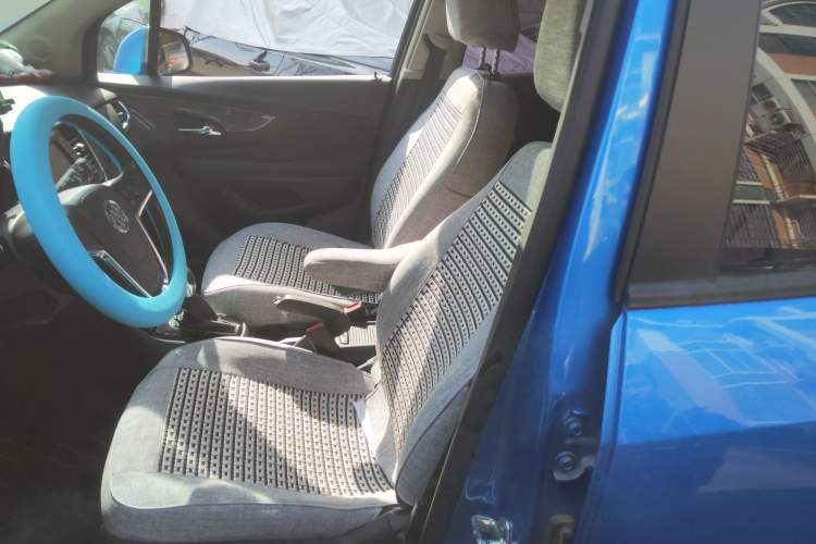 Used Buick Encore 2018 18T Automatic Two-Wheel Drive Urban Fashion Model
