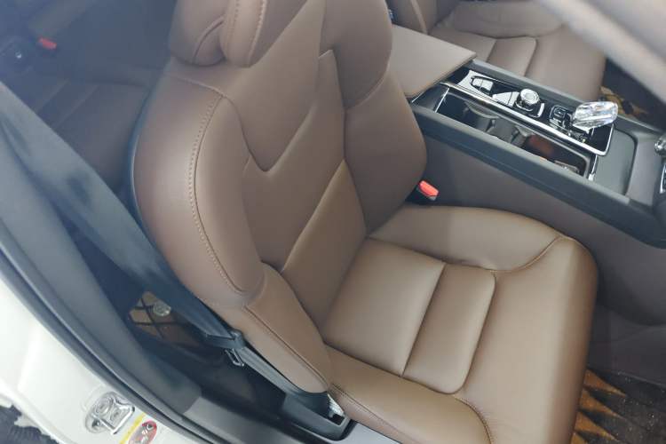 Used Volvo S60 2025 B4 Zhiyi Luxury Edition