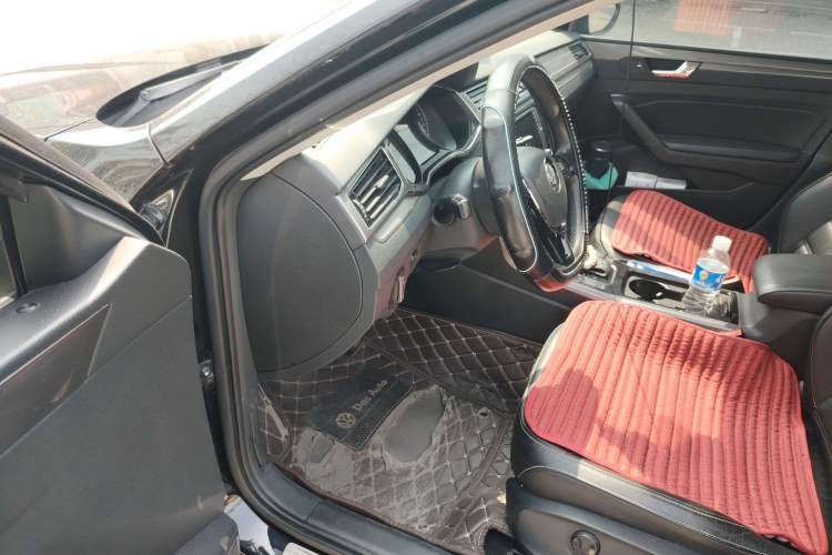 Used Volkswagen Passat 2017 330TSI DSG Luxury Edition Driver Seat