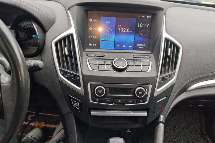 Used Dongfeng Aeolus AX7 2015 2.0L Automatic Zhiyi Trim
