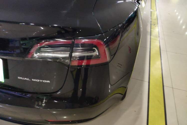 Used Tesla Model 3 2019 Long-Range All-Wheel-Drive Version