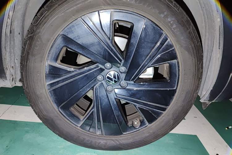 Used Volkswagen Teramont 2022 380TSI Four-Wheel Drive Prestige Luxury Edition Right Front Wheel Hub