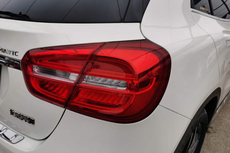 Used Mercedes-Benz GLA 2015 GLA 220 4MATIC Fashion Model
