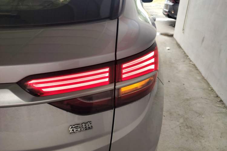 Used Geely Auto Coolray 2019 260T DCT Explorer China V Standard
