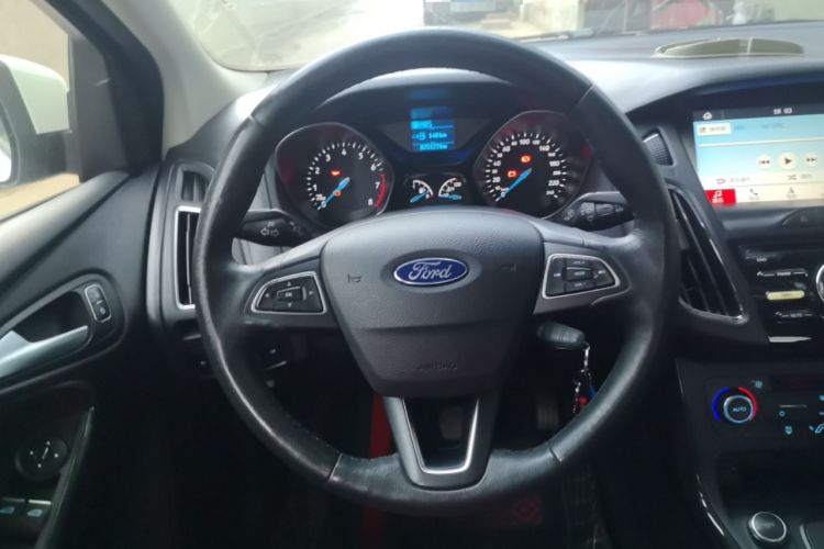 Used Ford Focus 2015 Sedan 1.6L Automatic Trend Model Steering Wheel