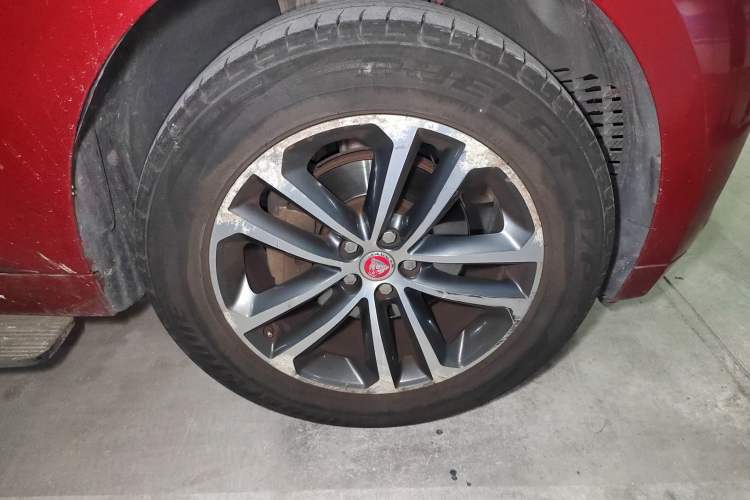 Used Jaguar F-PACE 2016 2.0T Two-Wheel-Drive R-Sport Sport Edition