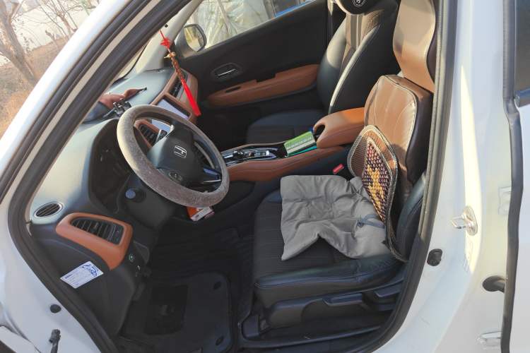 Used Honda Vezel 2016 1.8L CVT Front-Wheel Drive Pioneer Edition