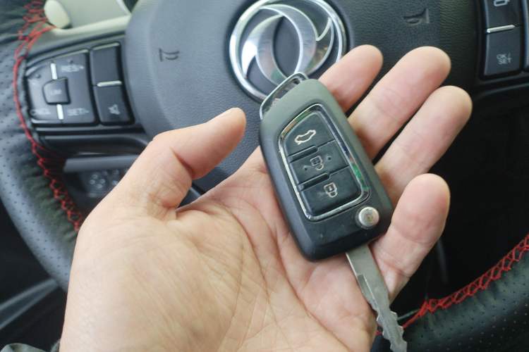 Used Dongfeng Aeolus AX4 2017 1.6L DCT Trendy Style Vehicle Key