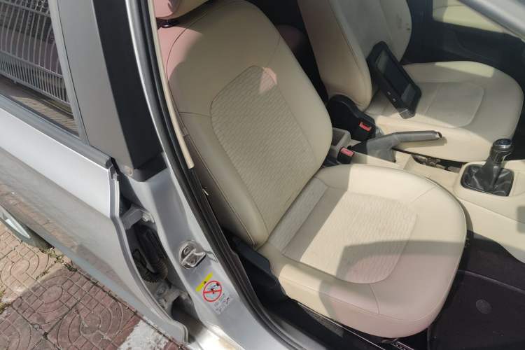 Used Skoda Rapid 2013 1.6L Manual Smart Selection Model
