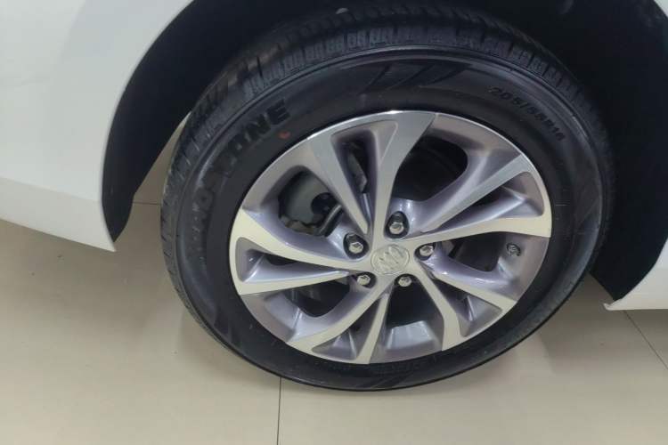 Used Buick Verano 2023 Pro Enjoyment Edition Right Rear Wheel Hub