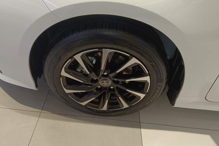 Used Toyota Corolla 2026 Model 1.8L Dual-Engine Elite Edition
