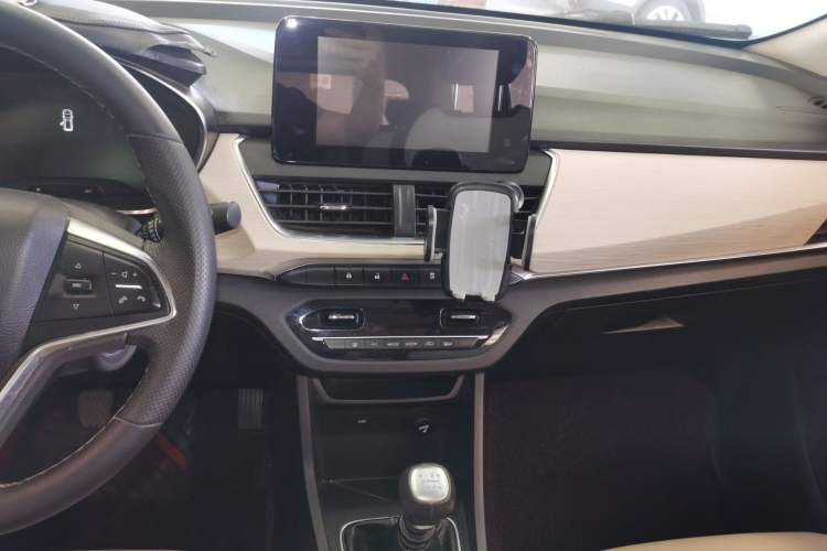 Used Baojun 360 2019 1.5L Manual Luxury Version China VI Audio And AC Panel