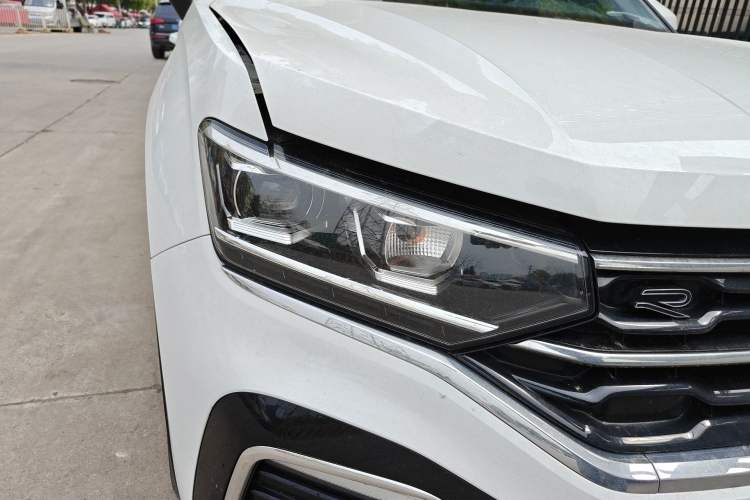 Used Volkswagen Tayron X 2020 330TSI Two-Wheel Drive Luxury Smart Connectivity Version Right Front Headlight